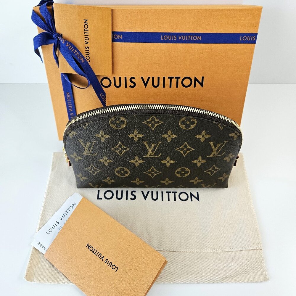 LOUIS VUITTON Cosmetic Pouch MM (Old GM) - Picture 3 of 16